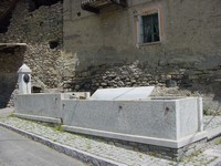 fontana in pietra