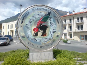 Opera a ricordo dell'Adunata Nazionale degli Alpini