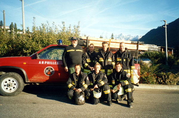 foto di gruppo dei vigili del fuoco volontari di Arpuilles